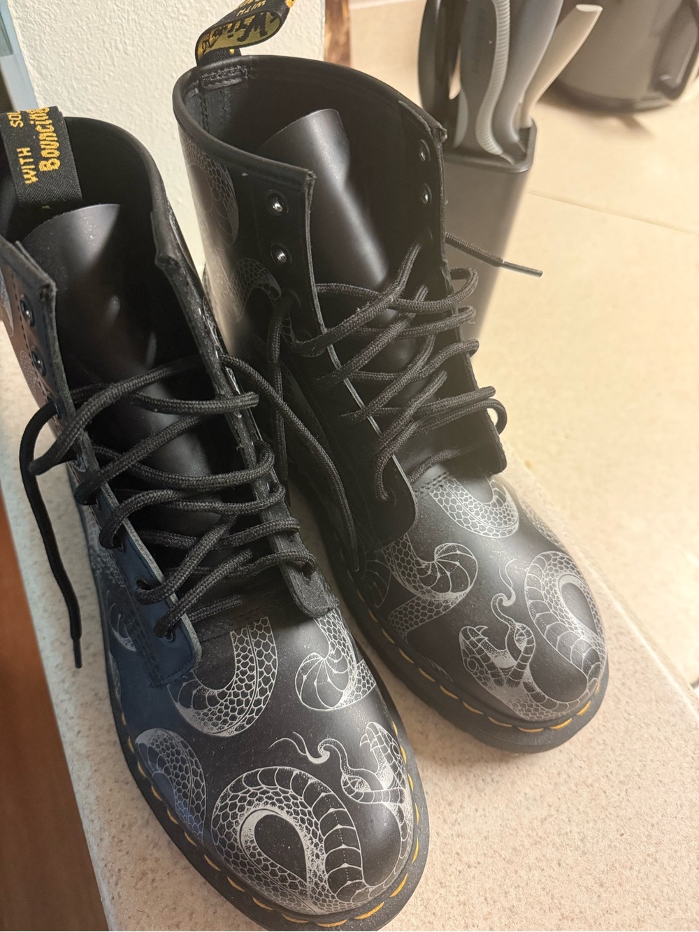 Dr martens snake design M10